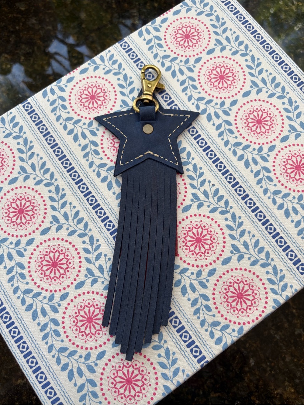 Portland Leather Star Tassel - Picture 2 of 3